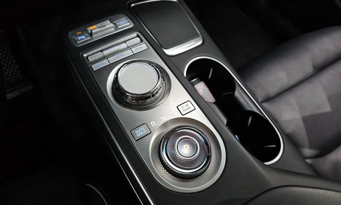 Genesis GV70 — фото 2