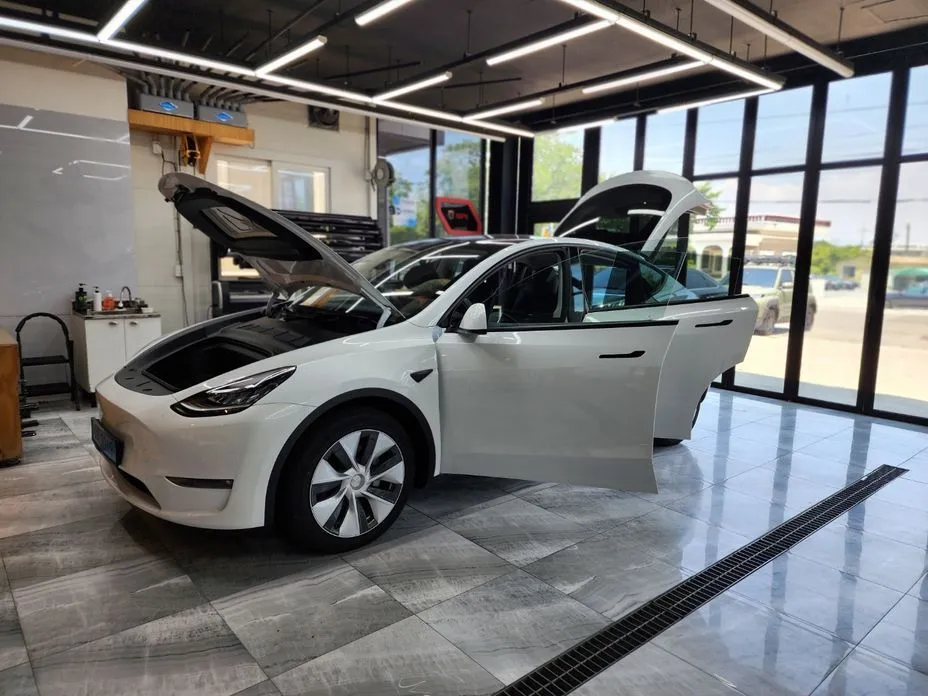 Tesla Model Y — фото 10