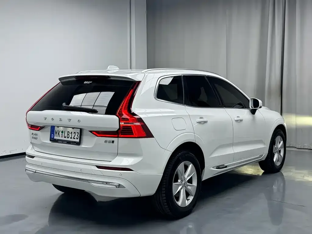 Volvo XC60 — фото 2
