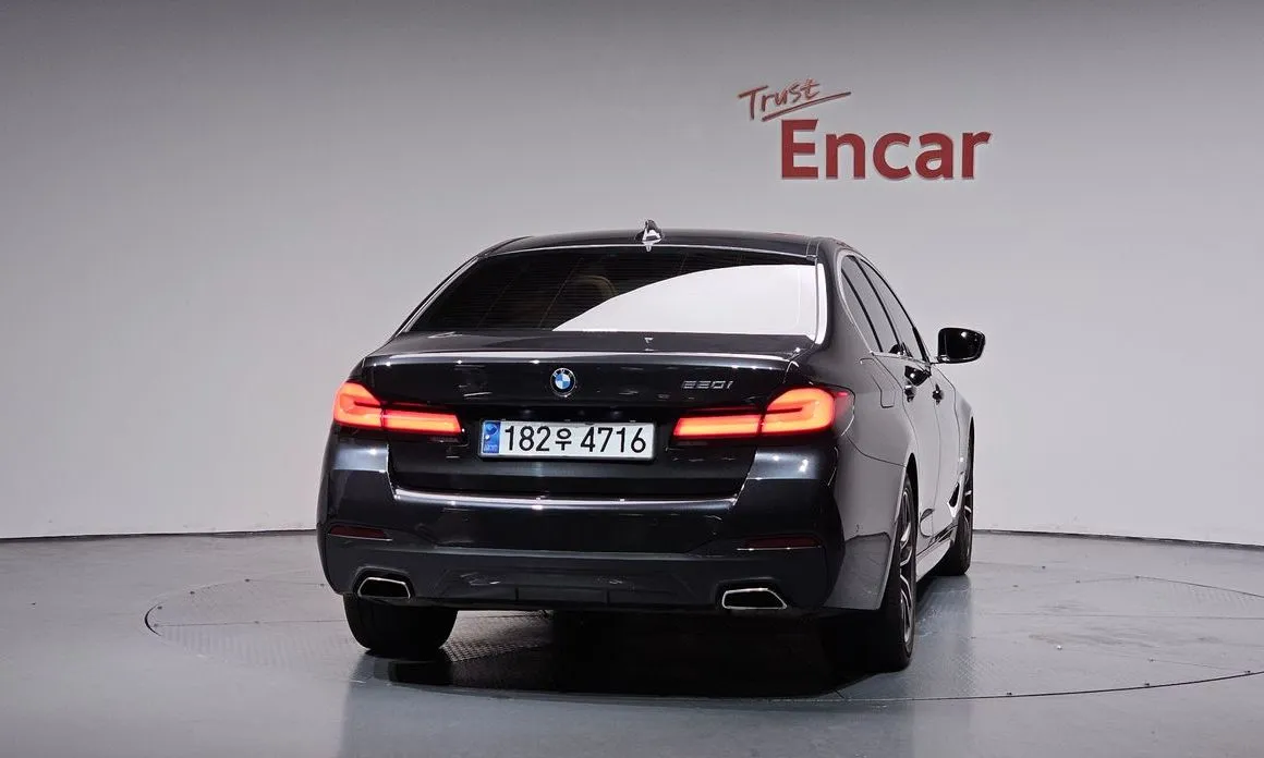 BMW 5-Series 2021 из KR, фото 3