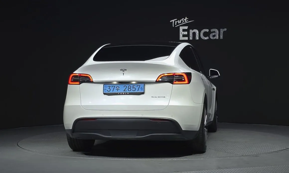 Tesla Model Y — фото 2