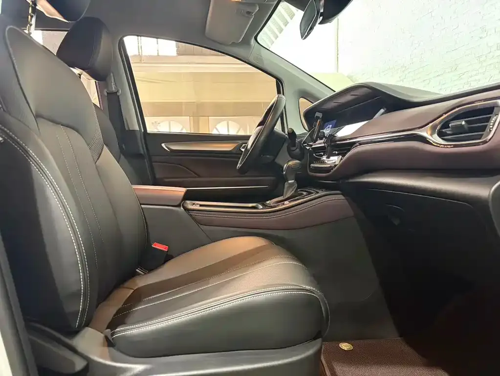 GAC Motor Trumpchi M6 — фото 2