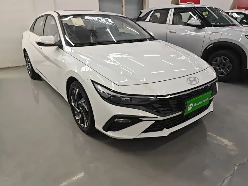 Hyundai Elantra — фото 7