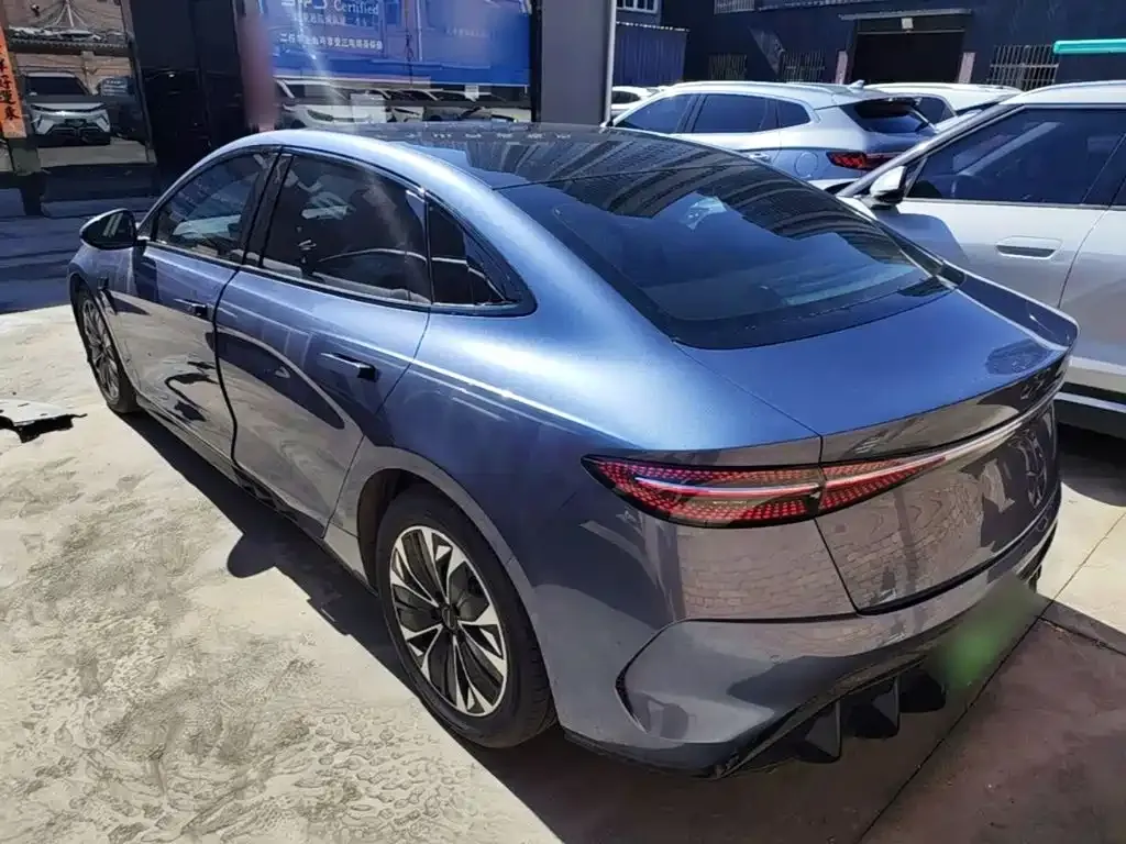 BYD Seal — фото 3