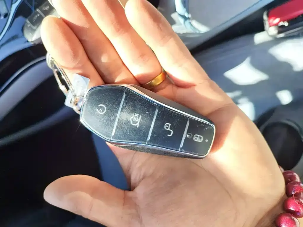 BYD Seal — фото 4