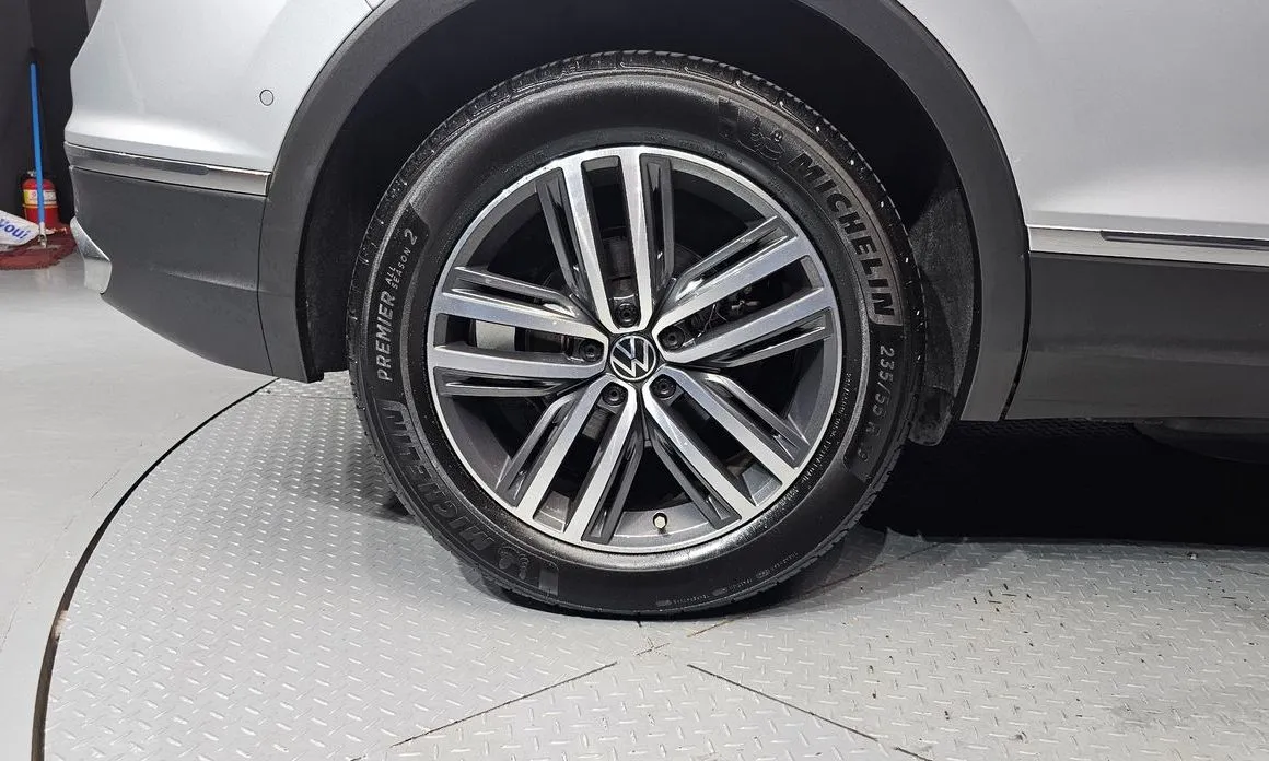 Volkswagen Tiguan — фото 8