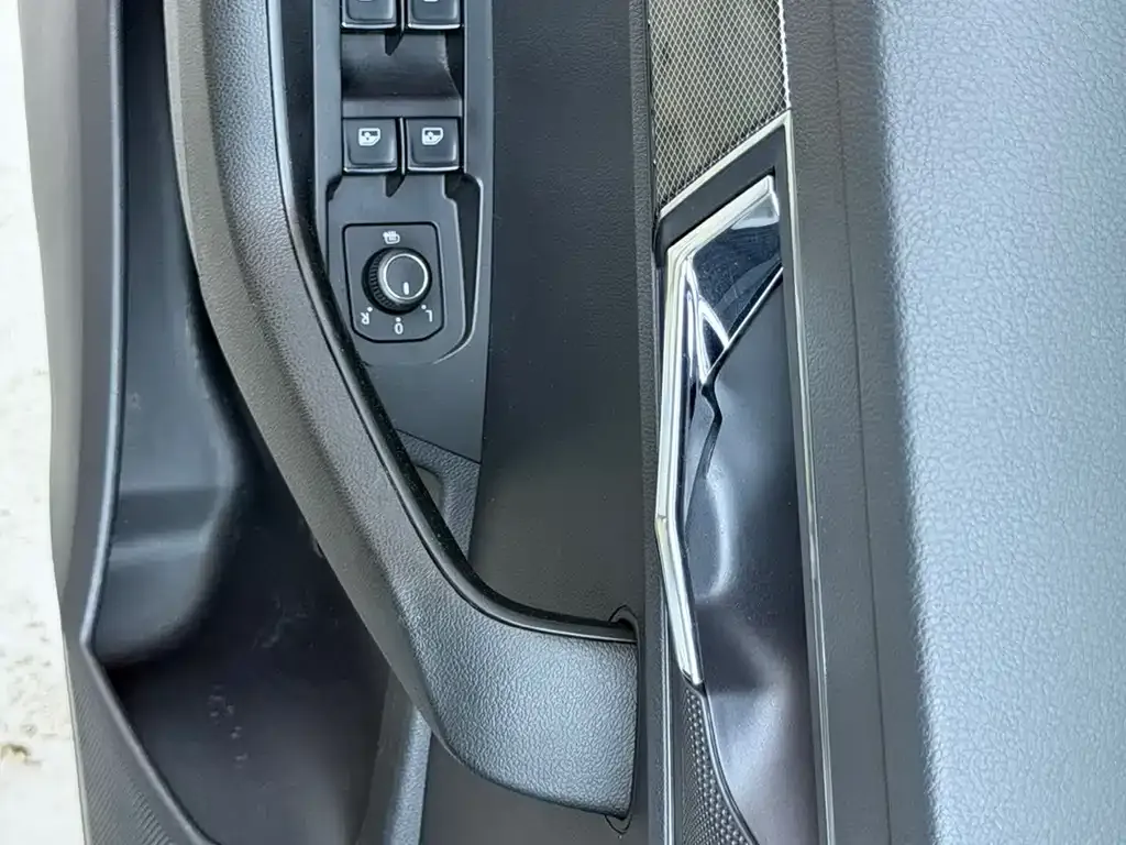 Skoda Karoq — фото 10