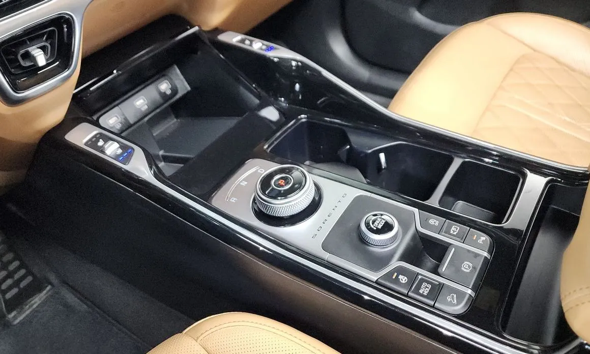 Kia Sorento — фото 9