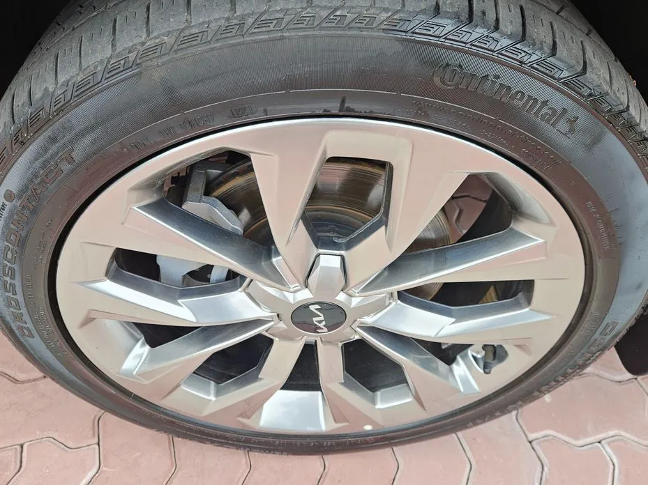 Kia Sorento — фото 5