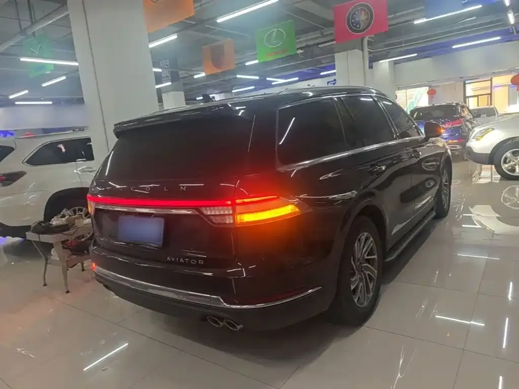Lincoln Aviator — фото 10
