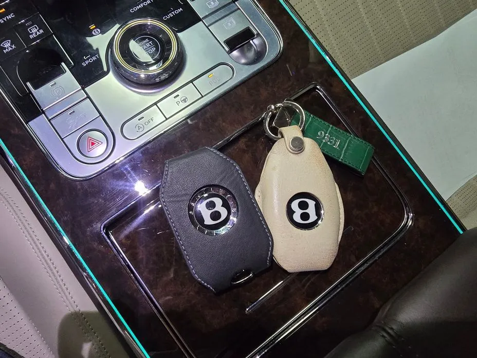 Bentley Flying Spur 2022 из KR, фото 3