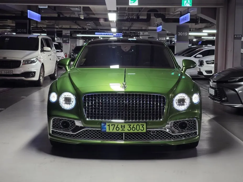 Bentley Flying Spur 2022 из KR, фото 9