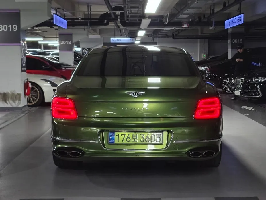 Bentley Flying Spur 2022 из KR, фото 5