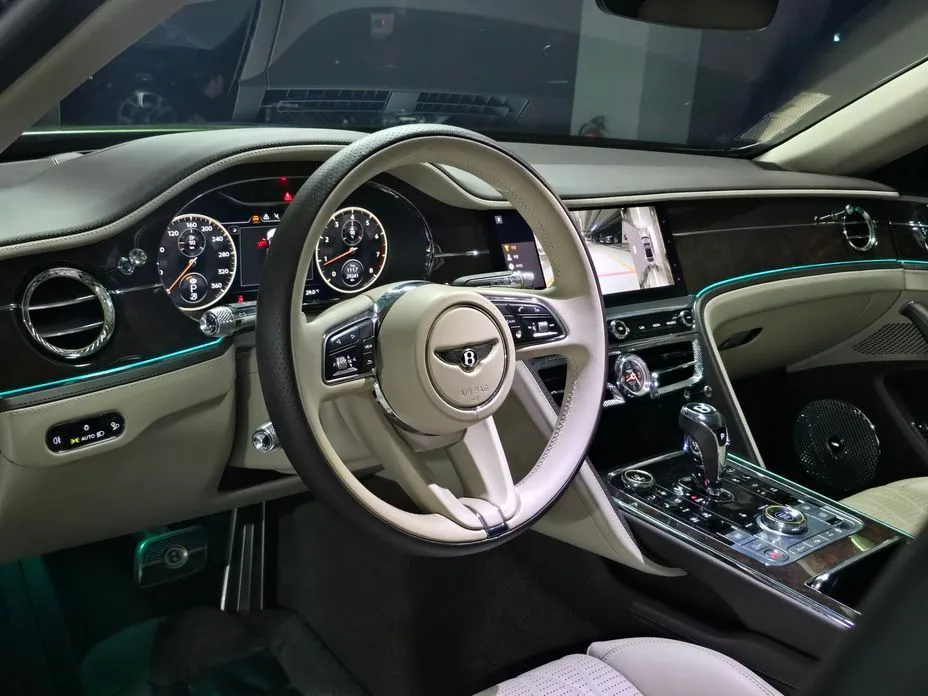 Bentley Flying Spur 2022 из KR, фото 2