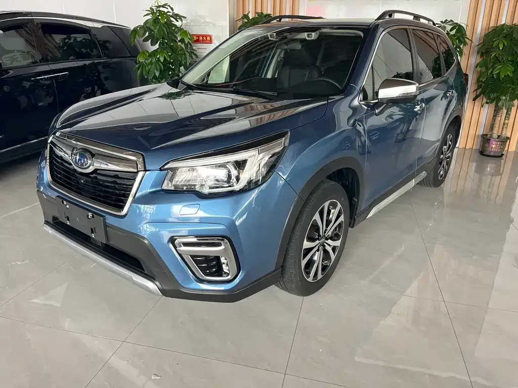Subaru Forester — фото 1