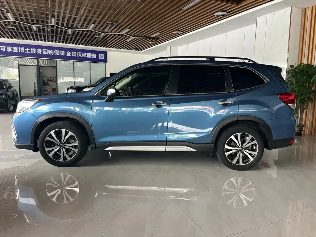 Subaru Forester — фото 8