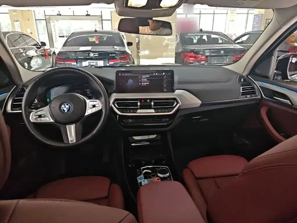 BMW iX3 — фото 5