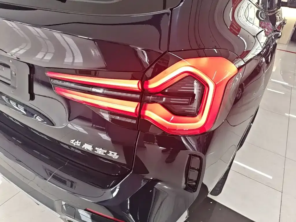 BMW iX3 — фото 2