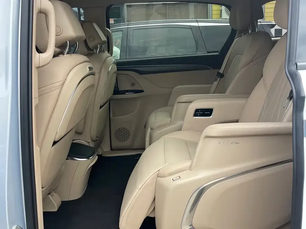 Buick GL8 Hybrid — фото 2