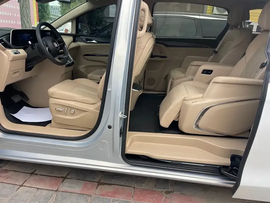 Buick GL8 Hybrid — фото 5