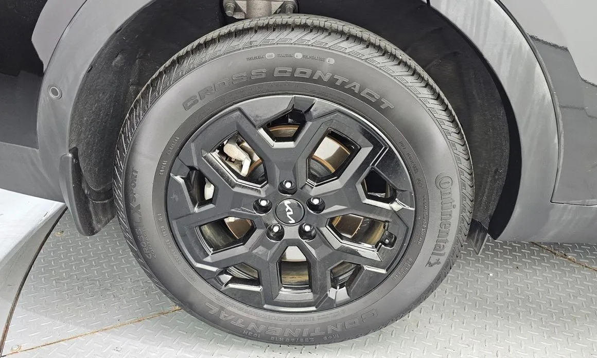 Kia Sorento — фото 10