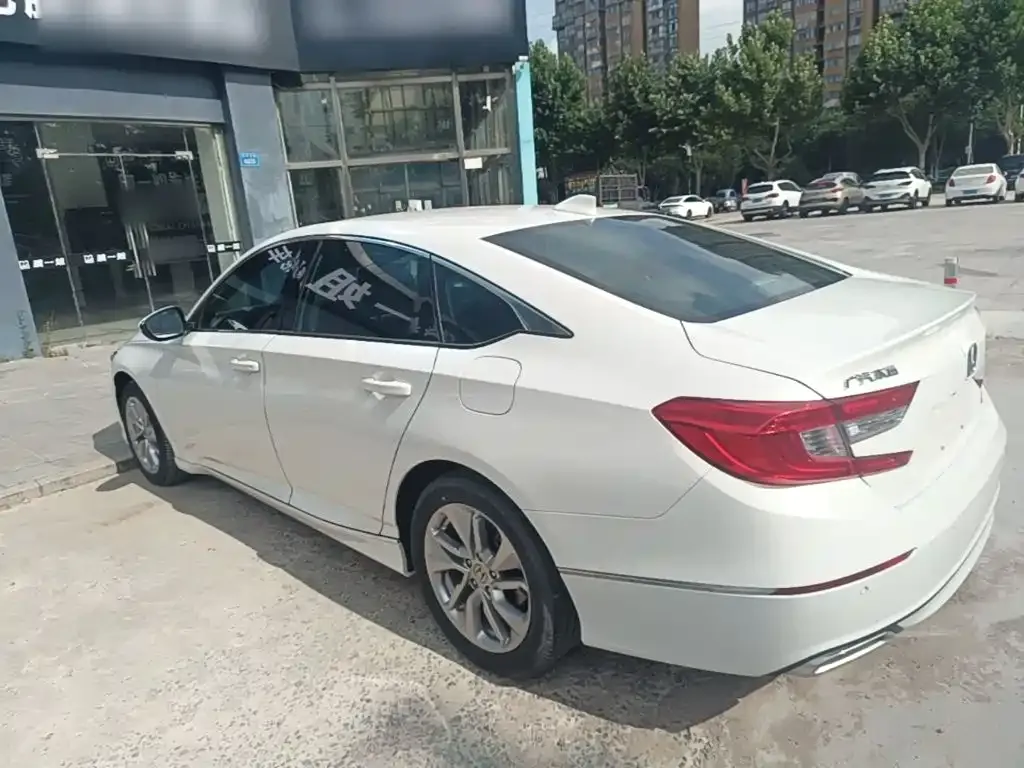 Honda Accord — фото 3