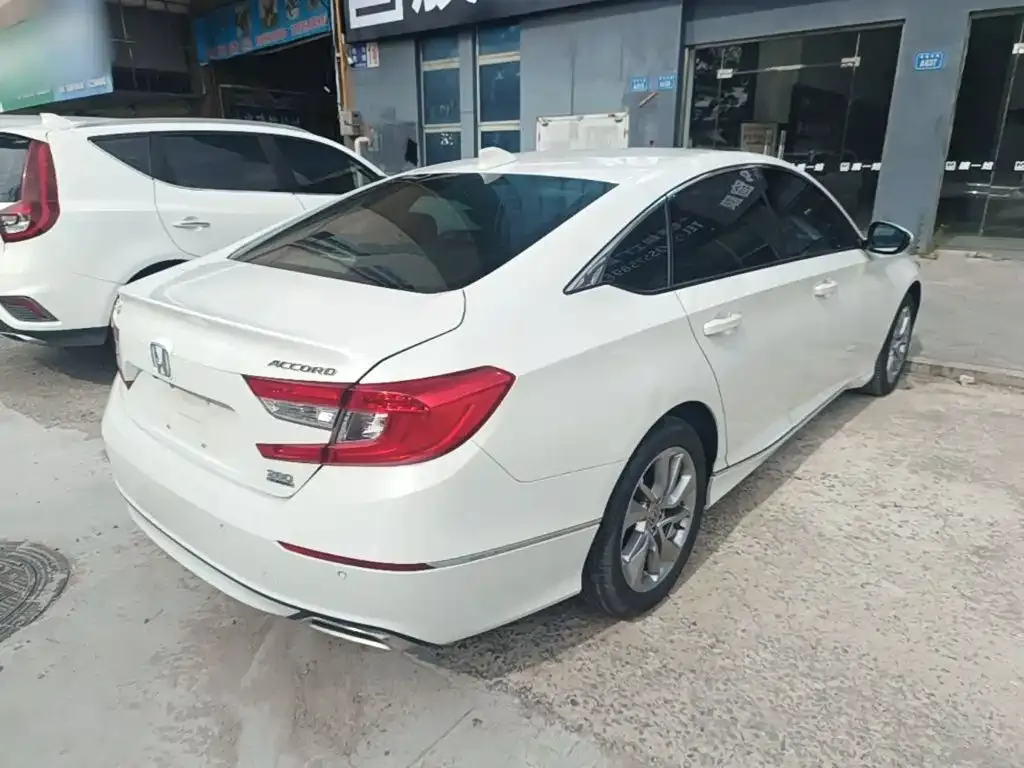 Honda Accord — фото 5