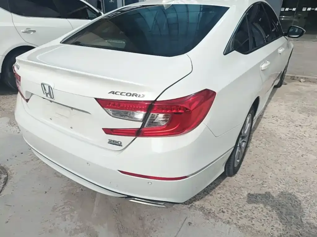 Honda Accord — фото 4