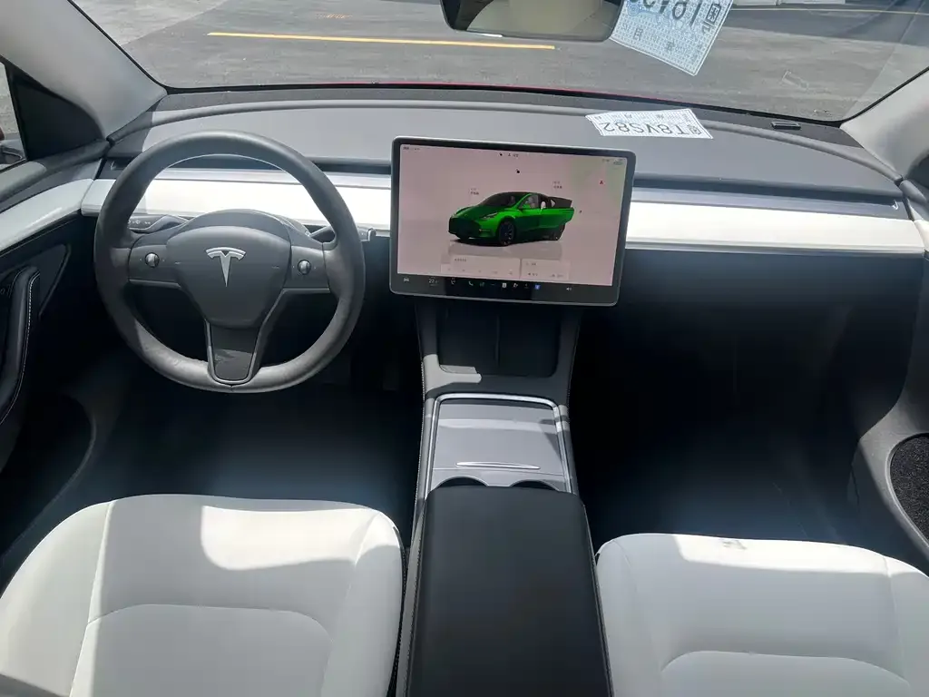 Tesla Model Y — фото 4