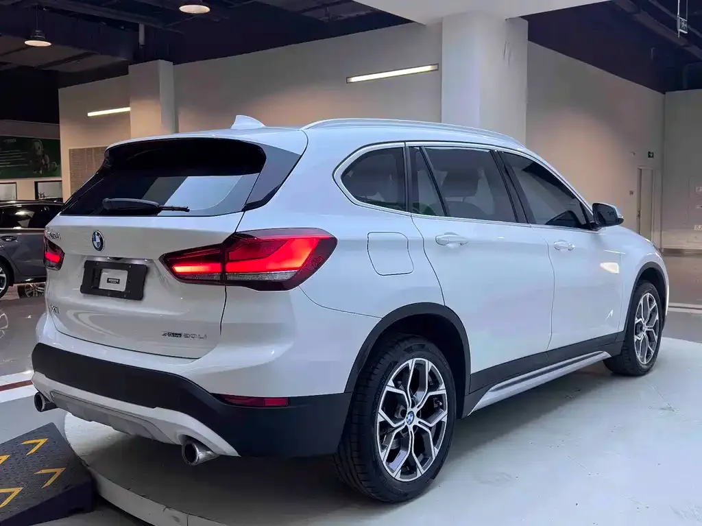 BMW X1 — фото 7