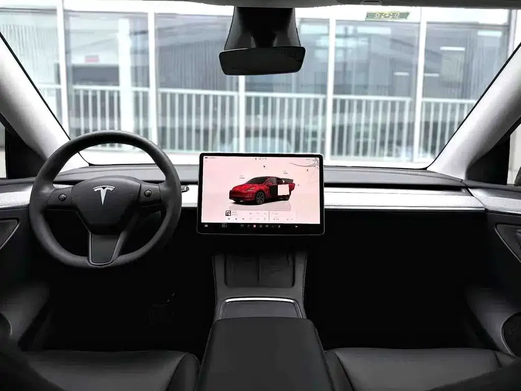 Tesla Model Y — фото 5