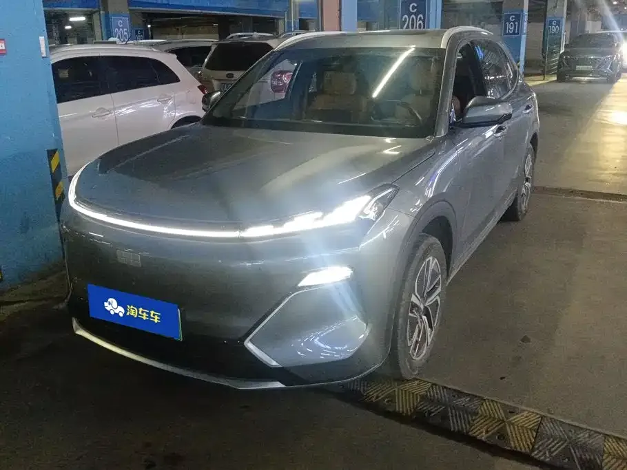 Geely Galaxy Xingjian 7 — фото 1