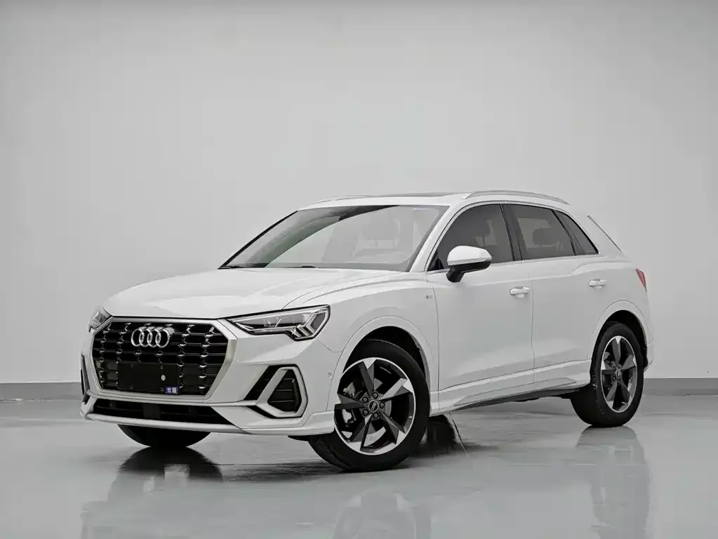 Audi Q3 — фото 1