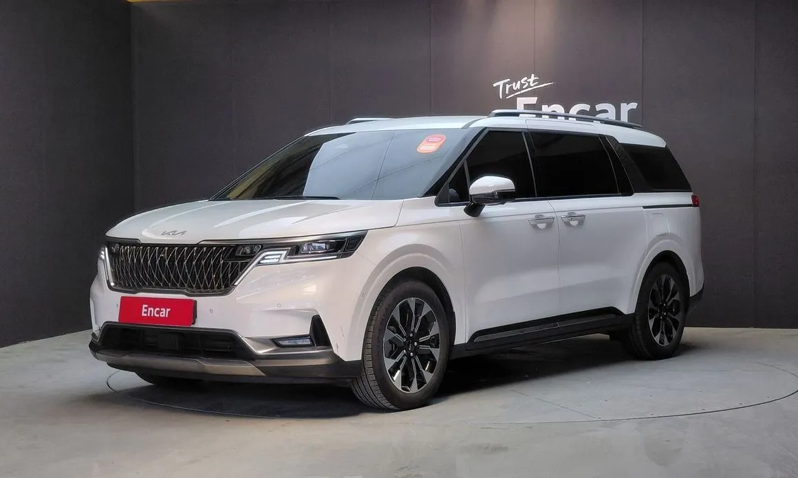 Kia Carnival — фото 1