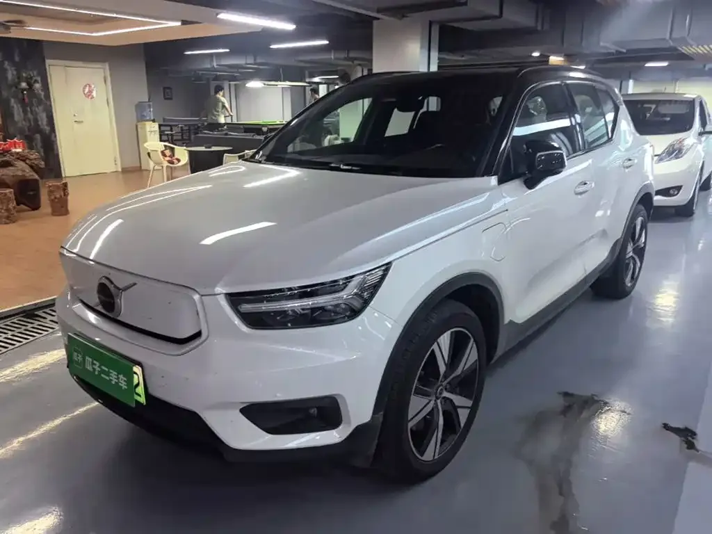 Volvo XC40 NEV — фото 1