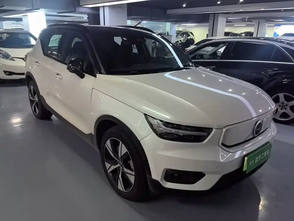 Volvo XC40 NEV — фото 5