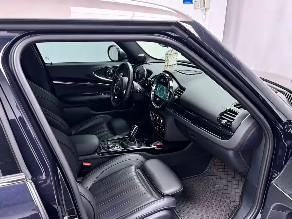 MINI Clubman — фото 4