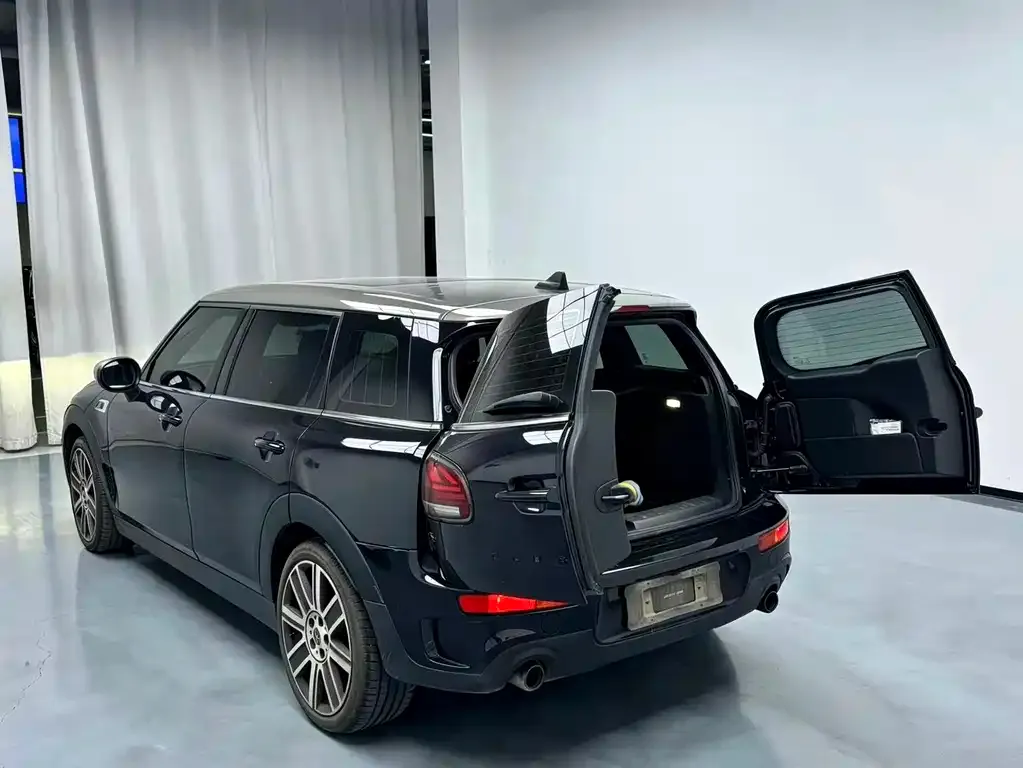 MINI Clubman — фото 2