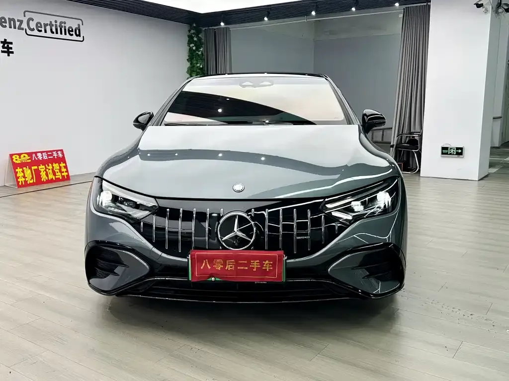 Mercedes-Benz EQE AMG — фото 3
