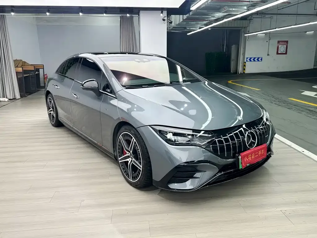 Mercedes-Benz EQE AMG — фото 7