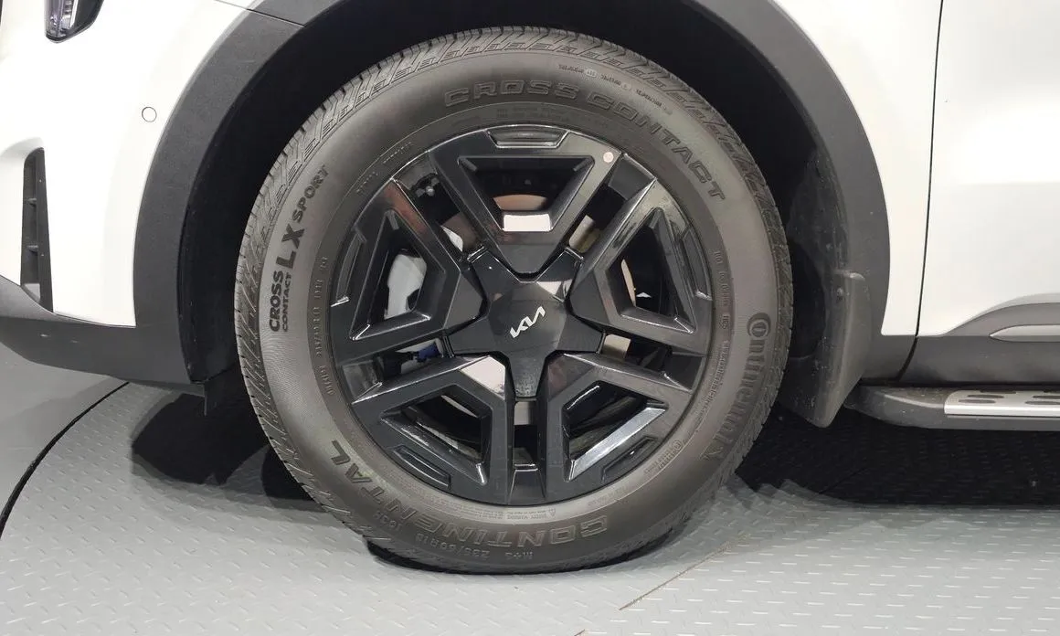 Kia Sorento — фото 10