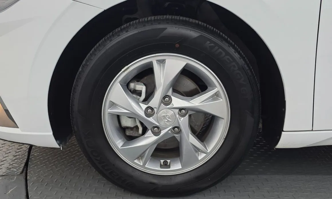Hyundai AVANTE — фото 3
