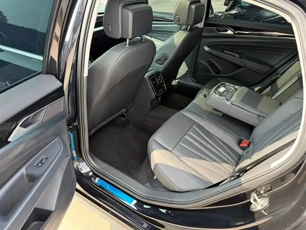 Volkswagen Passat — фото 3