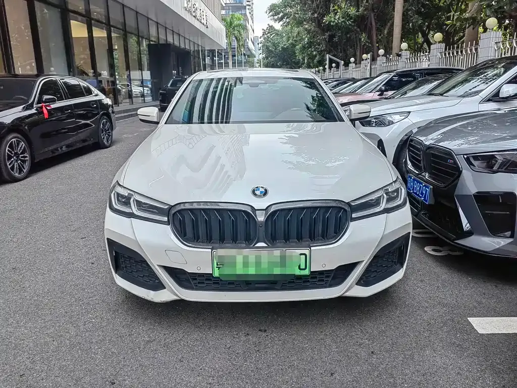 BMW 5 Series New Energy — фото 9