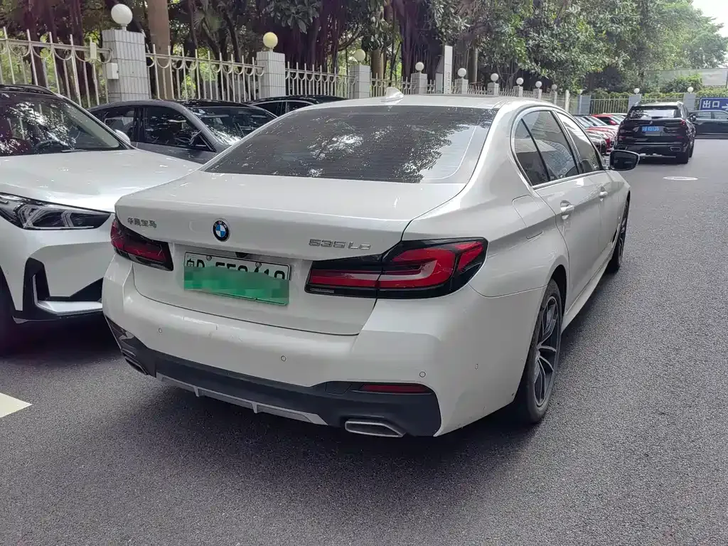BMW 5 Series New Energy — фото 10