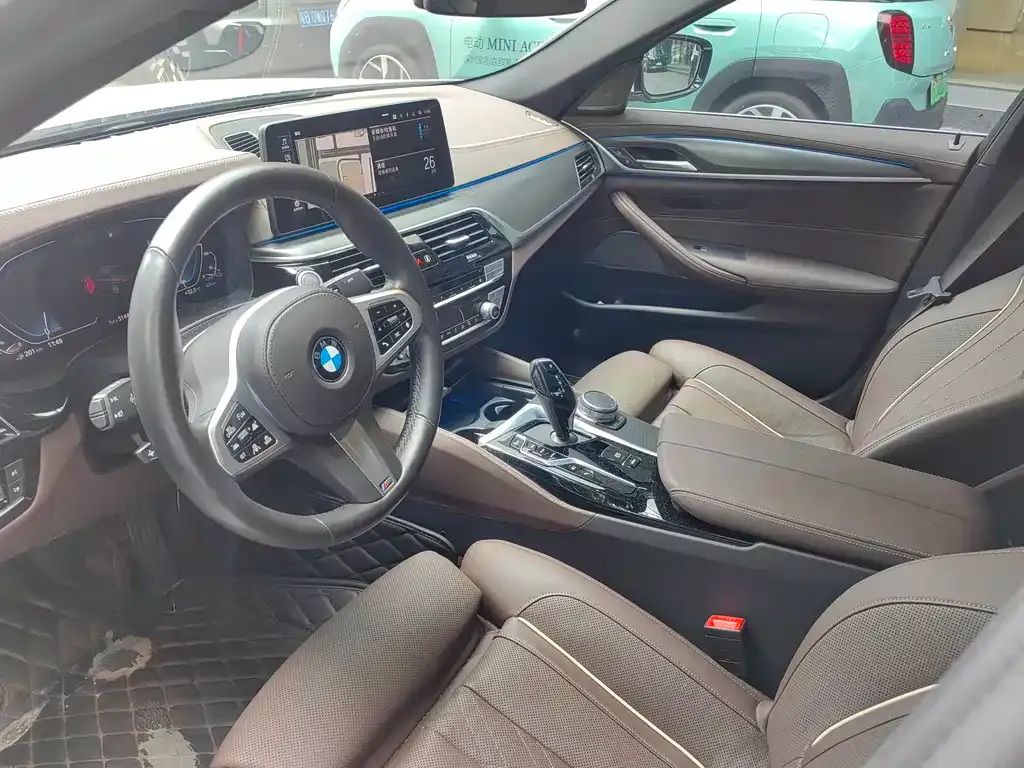 BMW 5 Series New Energy — фото 7