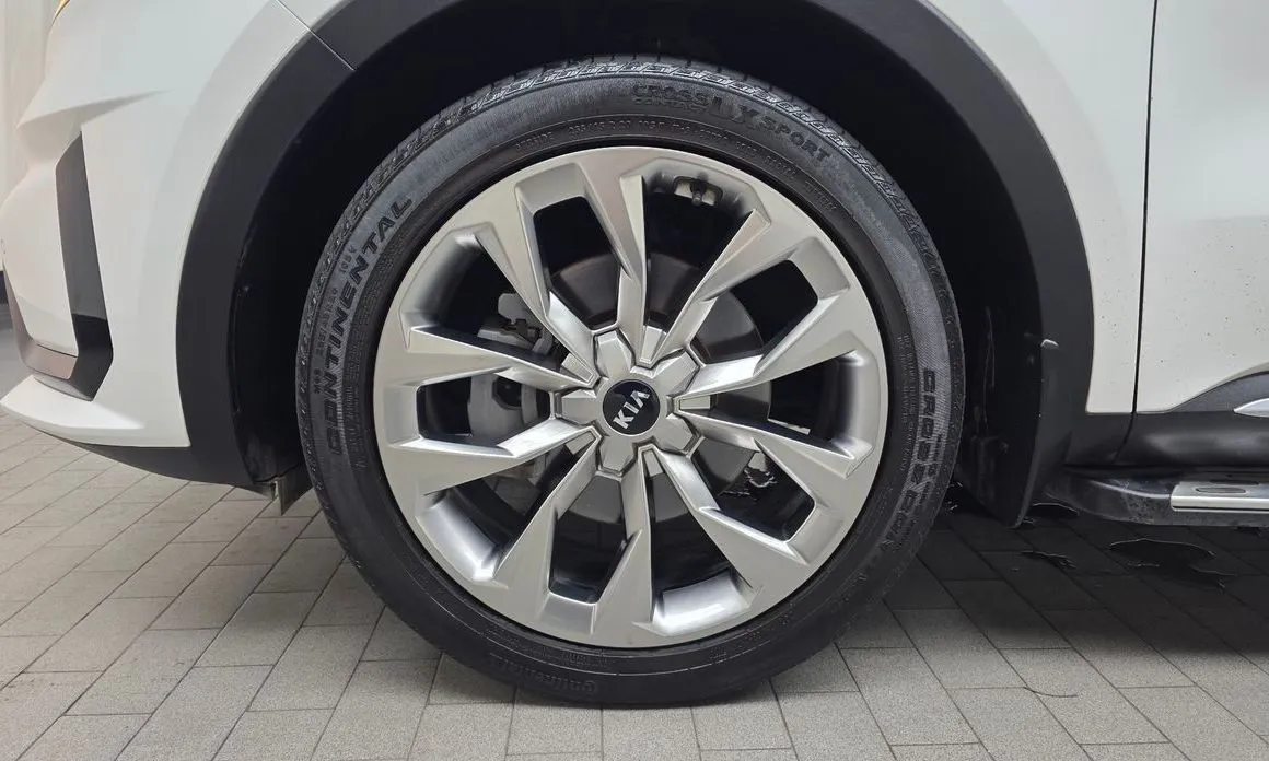 Kia Sorento — фото 6