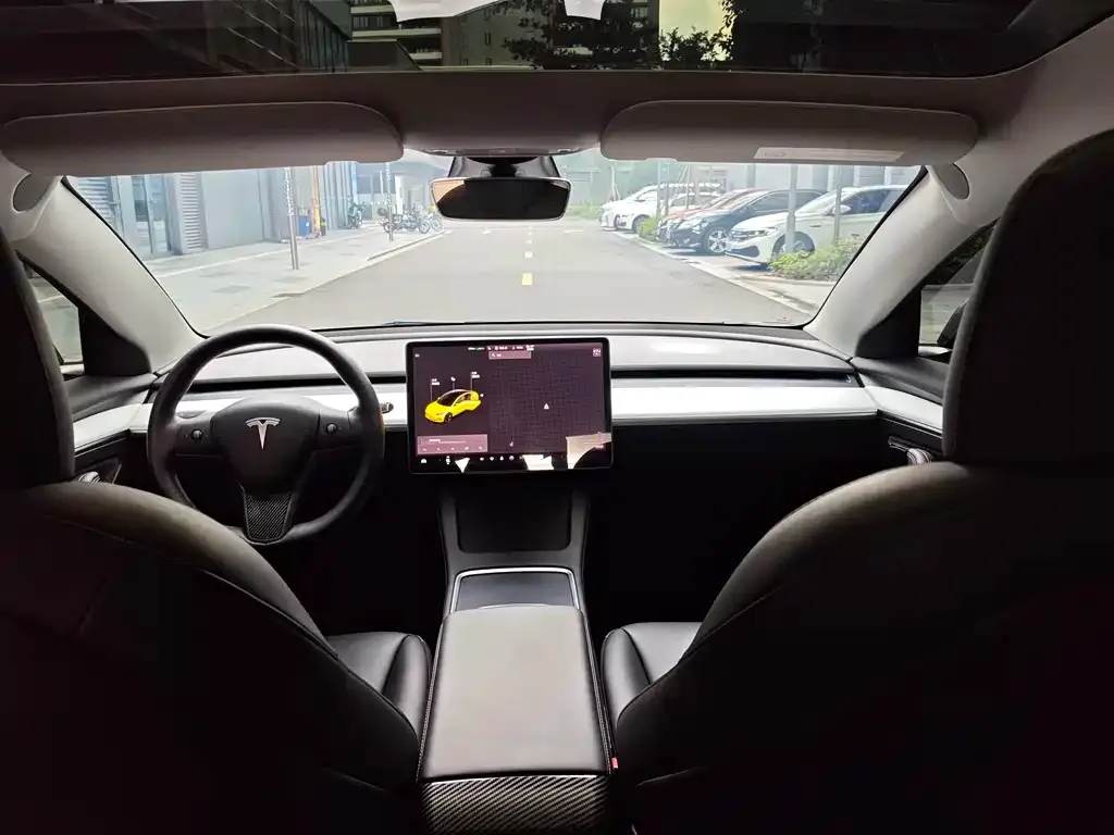 Tesla Model 3 — фото 6