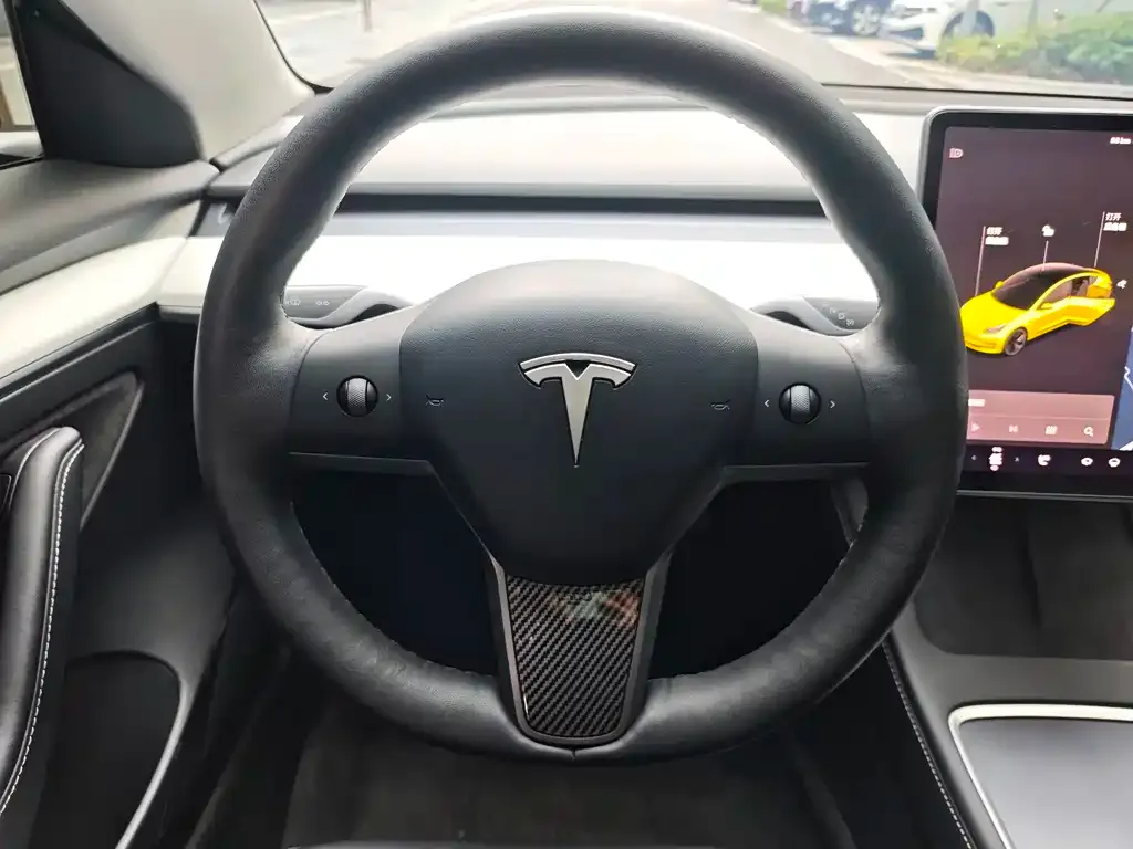 Tesla Model 3 — фото 8
