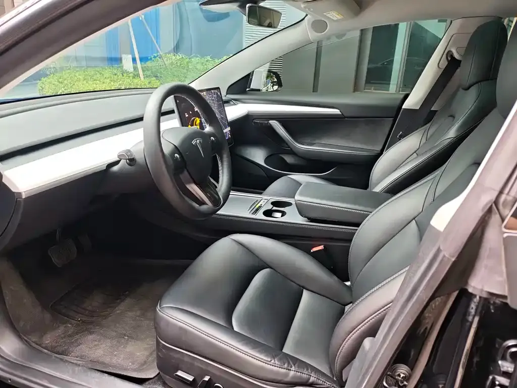 Tesla Model 3 — фото 5